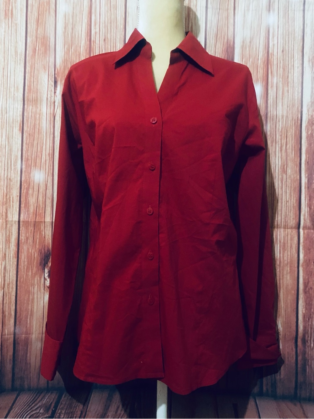 Women’s Size 14 Blouse Worthington Stretch Red Button Down Long Sleeves V Neck